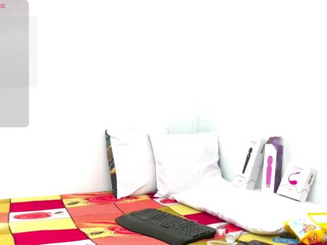 SaraBrown-18's BongaCams show and profile