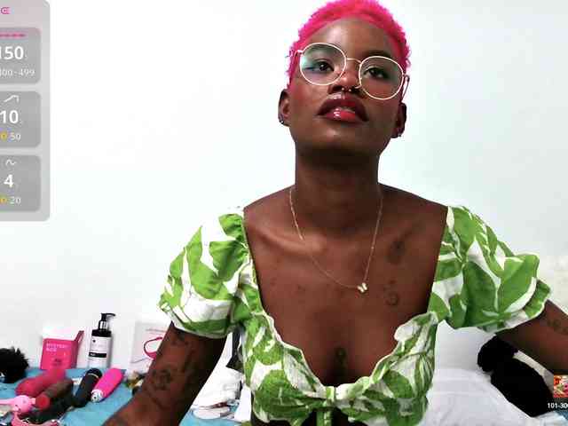 SaraBrown-18 Live Webcam on BongaCams