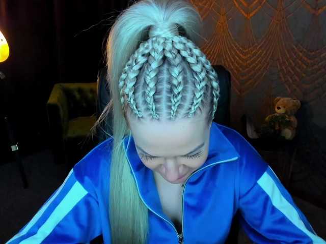 AnnaSnow's BongaCams show and profile