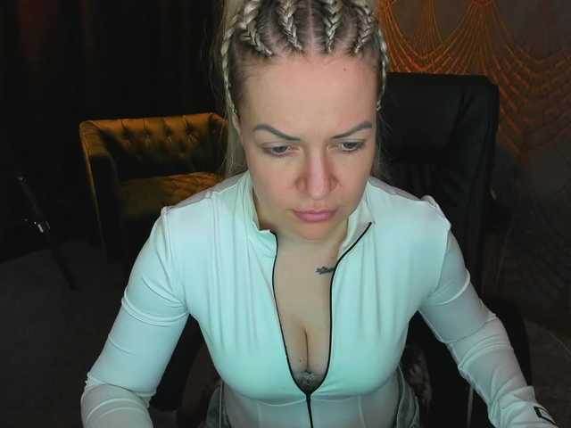 AnnaSnow's BongaCams show and profile