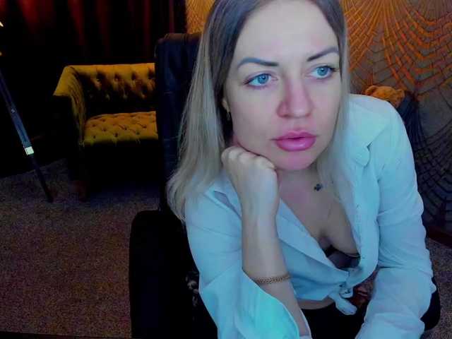 AnnaSnow's BongaCams show and profile
