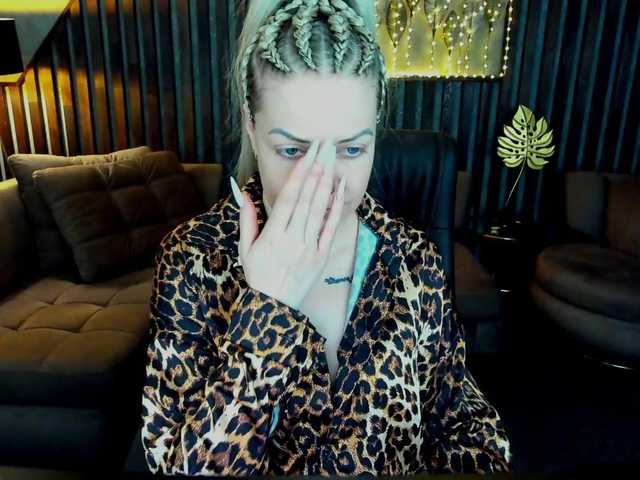 AnnaSnow's BongaCams show and profile