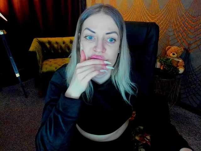 AnnaSnow's BongaCams show and profile