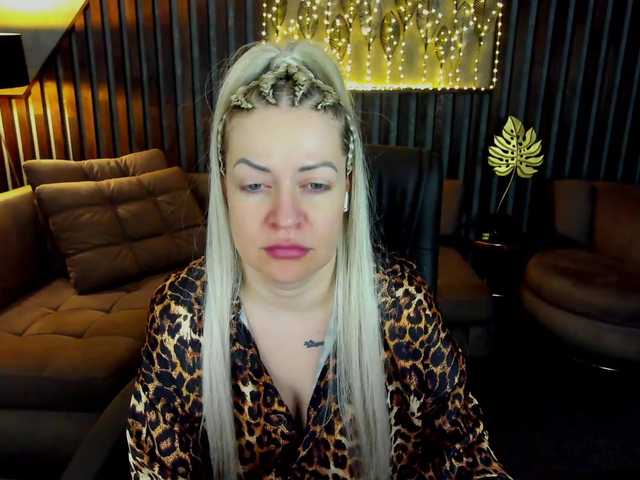 AnnaSnow's BongaCams show and profile