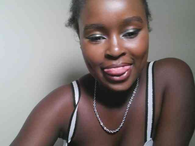 Spiceynelly Live Webcam on BongaCams