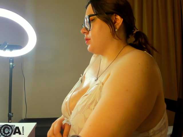 Valery-Grand's BongaCams show and profile
