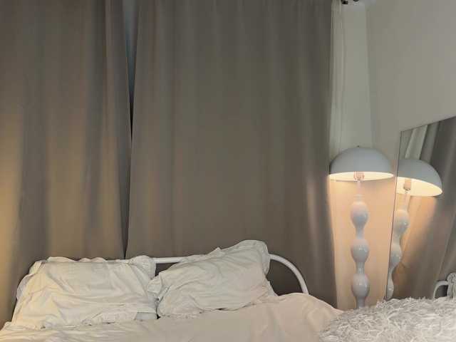 Sex chat gratuit in direct cu LolaXBambi pe BongaCams