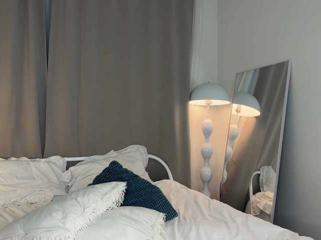 Sex chat gratuit in direct cu LolaXBambi pe BongaCams