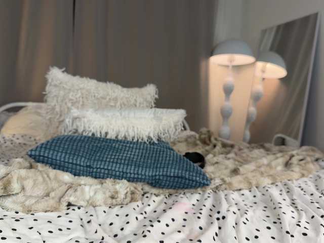 LolaXBambi's BongaCams show and profile