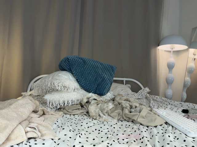 LolaXBambi's BongaCams show and profile