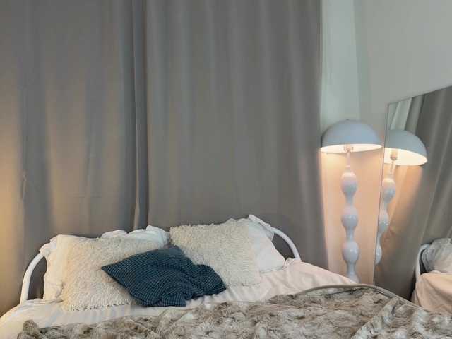 Sex chat gratuit in direct cu LolaXBambi pe BongaCams