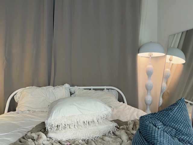 Sex chat gratuit in direct cu LolaXBambi pe BongaCams