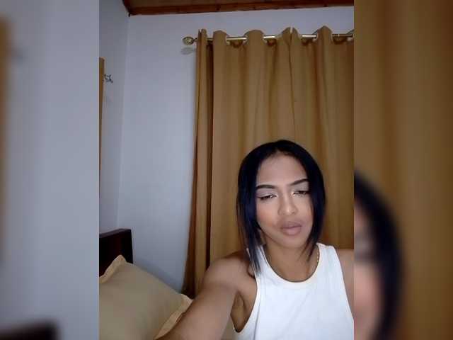 Lolah261's BongaCams show and profile