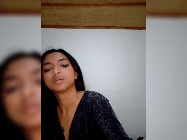 Lolah261's BongaCams show and profile