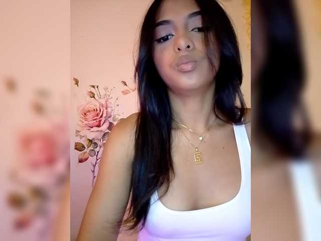 Lolah261's BongaCams show and profile