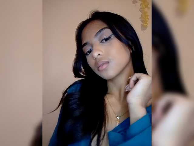 Lolah261's BongaCams show and profile