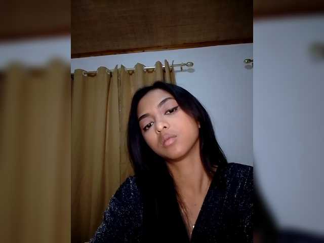 Lolah261's BongaCams show and profile