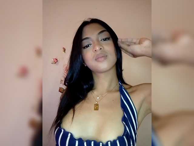 Lolah261's BongaCams show and profile