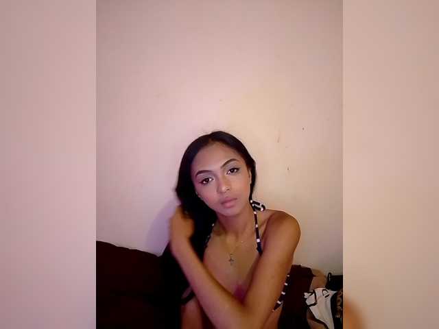 Lolah261's BongaCams show and profile