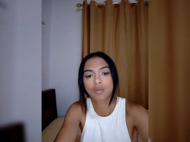 Lolah261's BongaCams show and profile