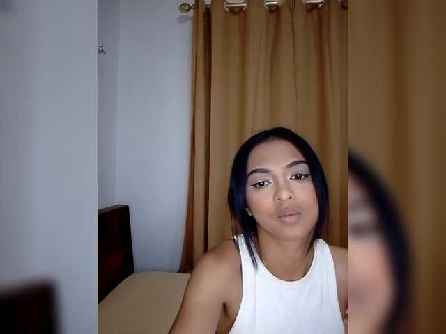 Lolah261's BongaCams show and profile