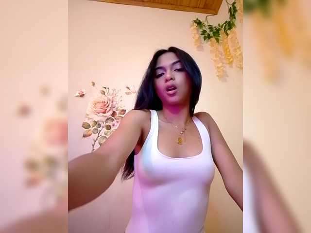 Lolah261's BongaCams show and profile