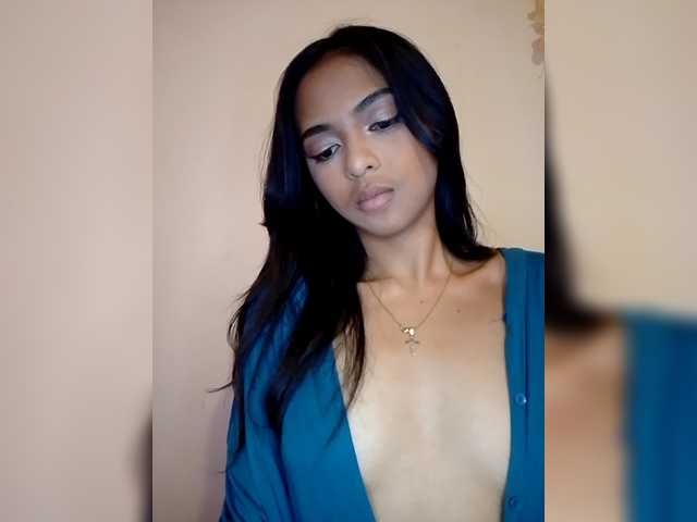 Lolah261's BongaCams show and profile