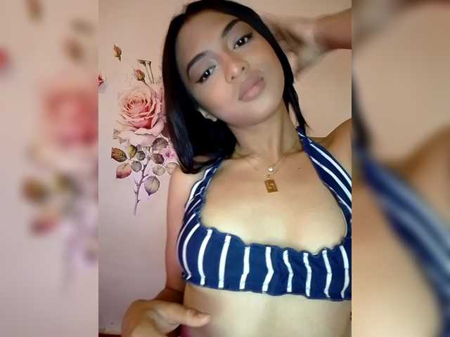 Lolah261's BongaCams show and profile