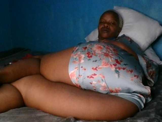 le modèle Melaninfetish02 est en webcam porno dans un show sur le site bongacams, il possède les tags suivants: Ebony,Blonde,Trimmed