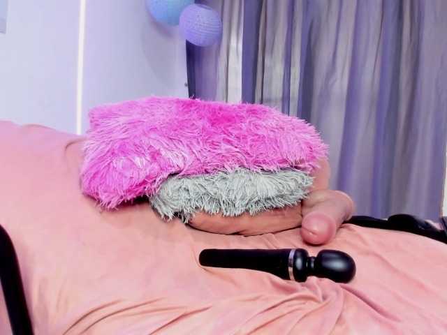 sweet-cinamon's BongaCams show and profile