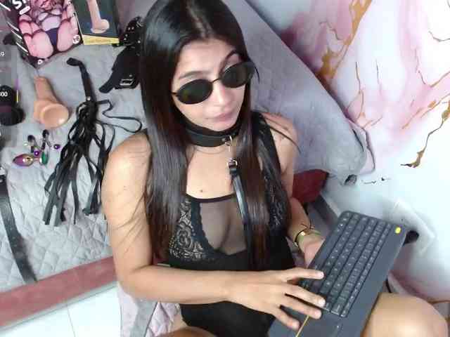 hilaryythompson webcam