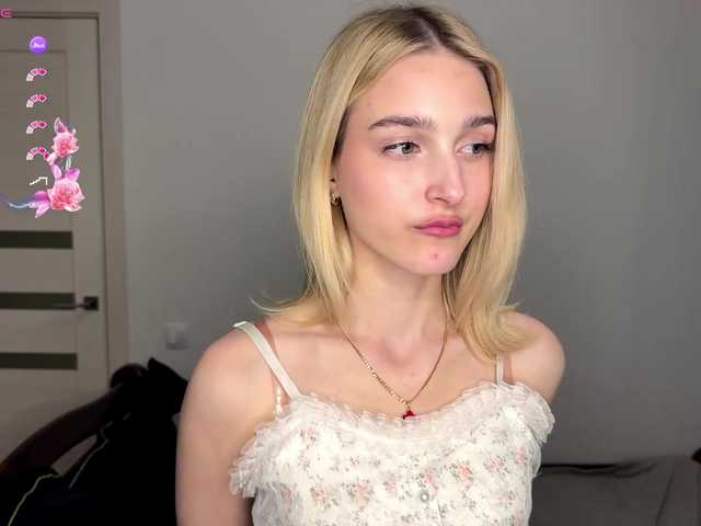 SweetiLun1's BongaCams show and profile