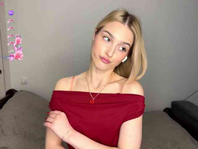 SweetiLun1 Live Webcam on BongaCams