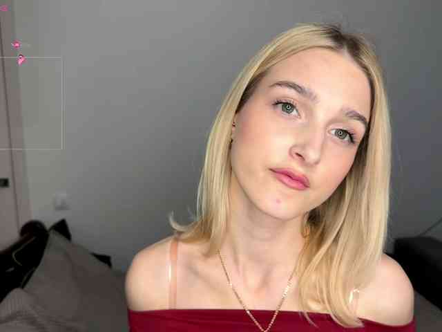 SweetiLun1 Live Webcam on BongaCams