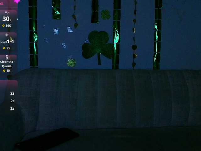 le modèle ScarlettAngel est en webcam porno dans un show sur le site bongacams, il possède les tags suivants: Latino/Hispanic,Brunette,Shaved