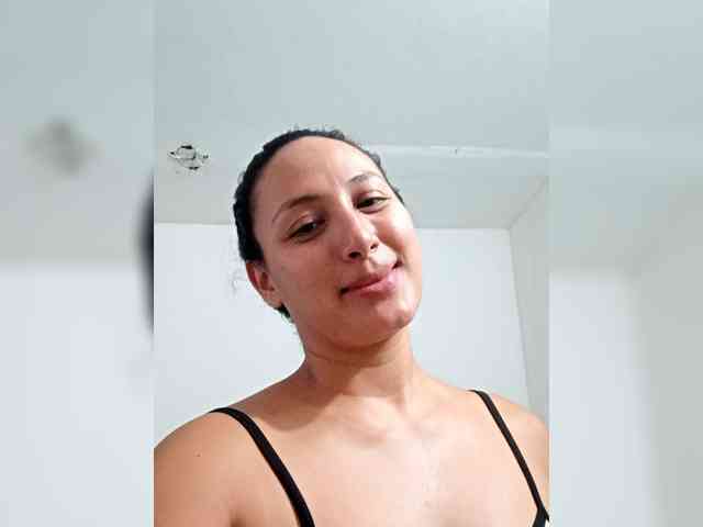 Love-Esmeralda Live Webcam on BongaCams