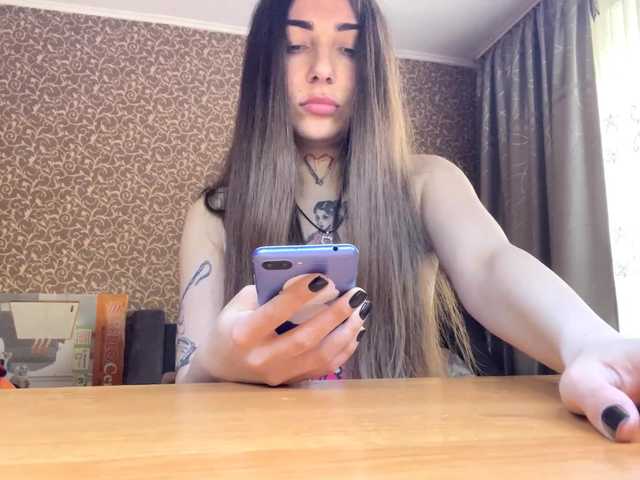 le modèle GeorgeannJenck est en webcam porno dans un show sur le site bongacams, il possède les tags suivants: White/Caucasian,Brunette,Shaved