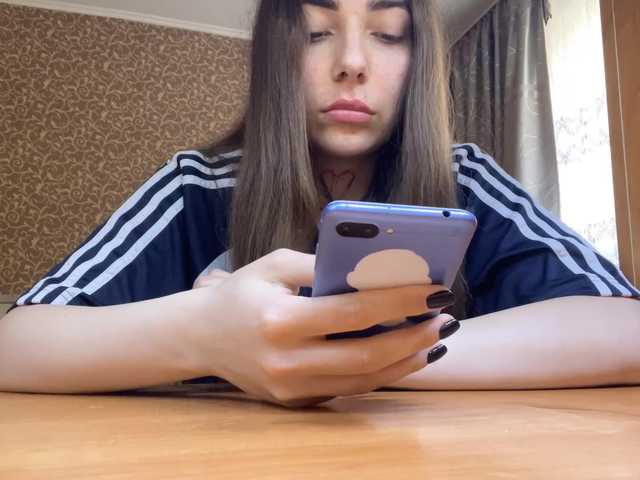 le modèle GeorgeannJenck est en webcam porno dans un show sur le site bongacams, il possède les tags suivants: White/Caucasian,Brunette,Shaved