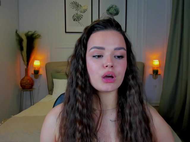 EvaRaider's BongaCams show and profile