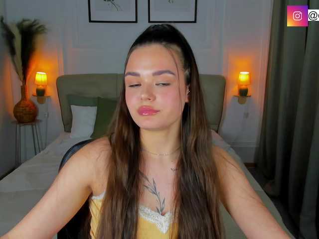 EvaRaider's BongaCams show and profile