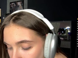 NydiaFuelling Porn Show