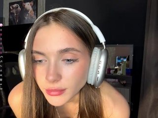 NydiaFuelling Porn Show