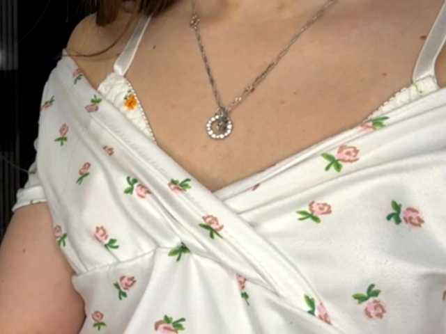 NydiaFuelling's BongaCams show and profile