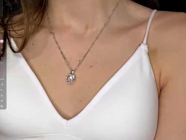 NydiaFuelling's BongaCams show and profile