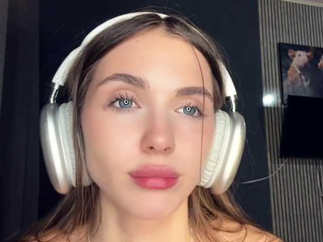 le modèle NydiaFuelling est en webcam porno dans un show sur le site bongacams, il possède les tags suivants: White/Caucasian,Brunette,Trimmed