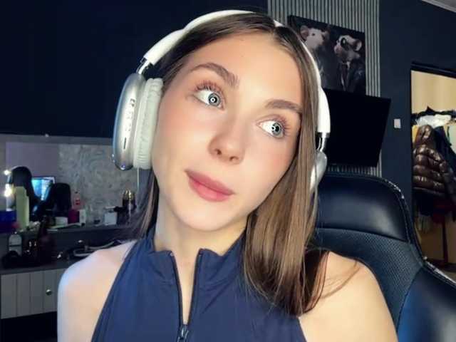 le modèle NydiaFuelling est en webcam porno dans un show sur le site bongacams, il possède les tags suivants: White/Caucasian,Brunette,Trimmed