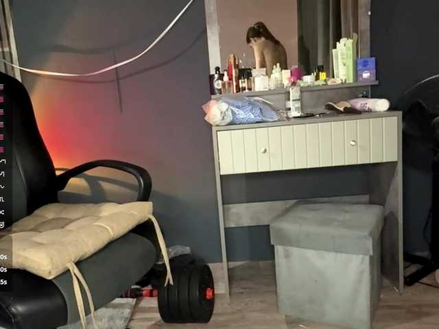 NydiaFuelling's BongaCams show and profile