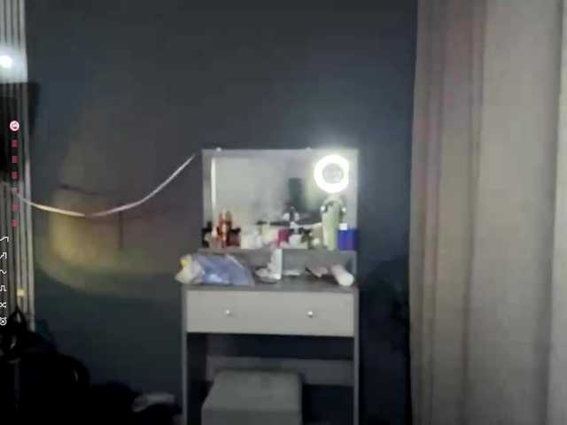 NydiaFuelling's BongaCams show and profile