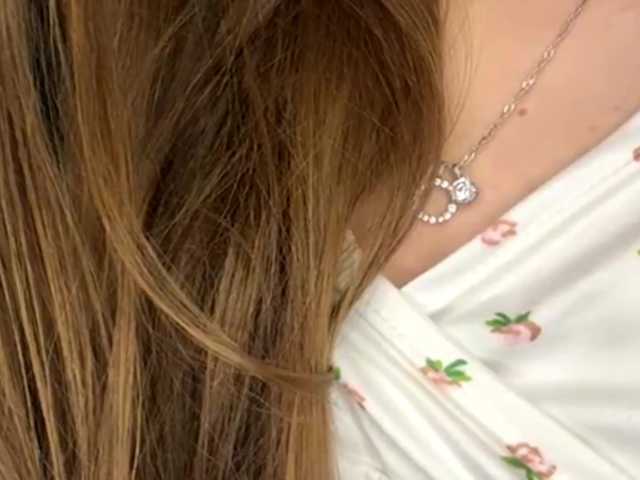 NydiaFuelling's BongaCams show and profile