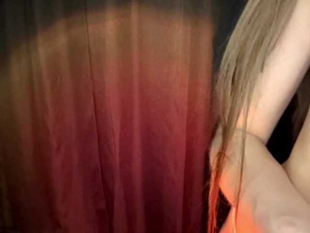 NydiaFuelling's BongaCams show and profile
